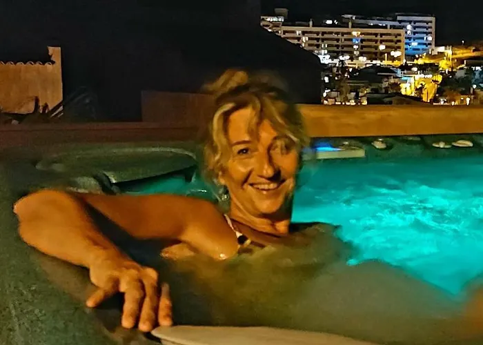 Exklusives Penthaus Am Meer Mit Privatem Jacuzzi 4*