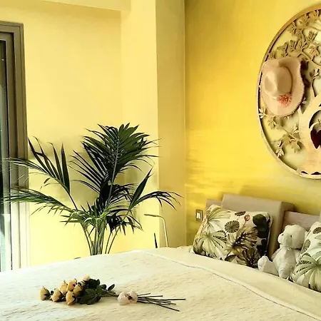 Exklusives Penthaus Am Mit Privatem Jacuzzi 4*